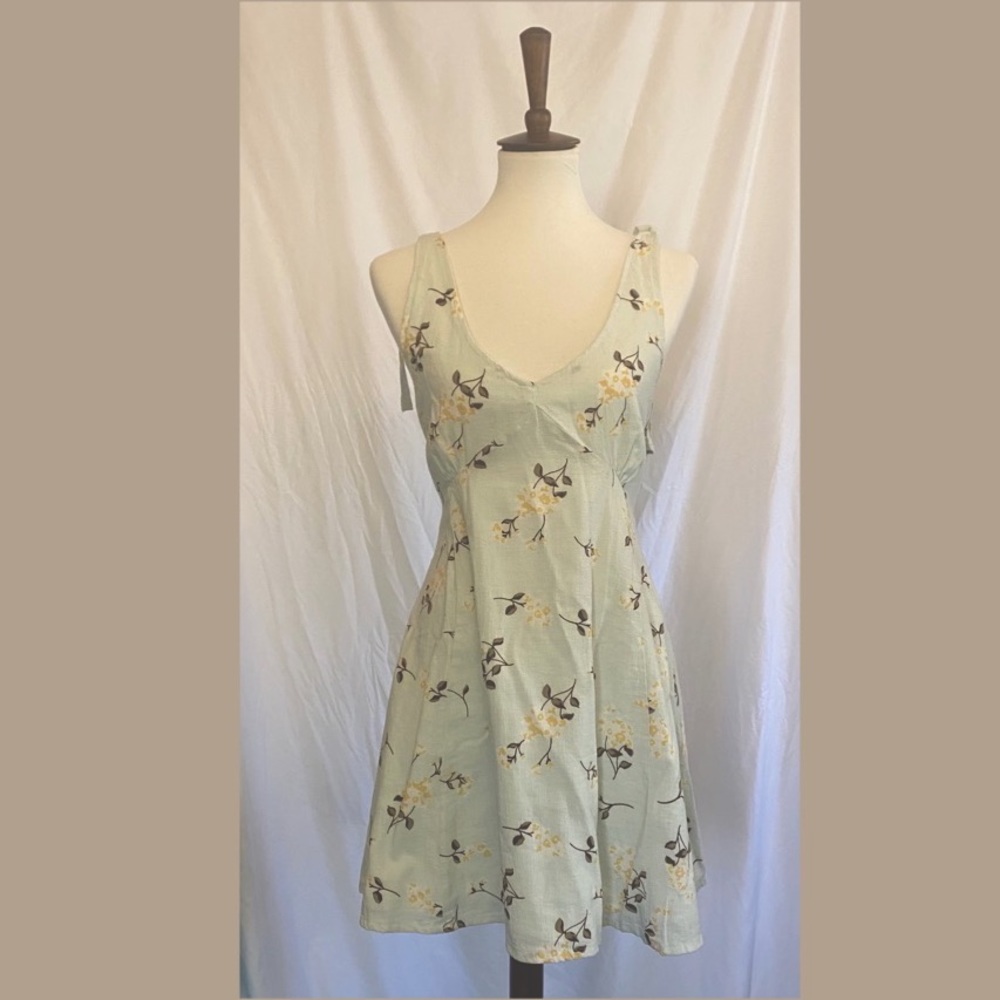 Zulu & Zephyr Mini Dress: M